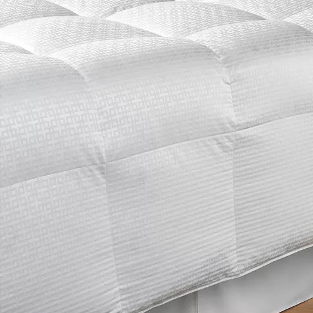 Hotel Collection European Down Duvet Insert King Jacquard Lightweight - Picture 2 of 4